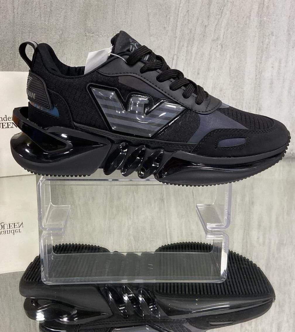 Adidasi Emporio Armani EA7 - Lux cu Talpă Futuristă și Stil Emblematic