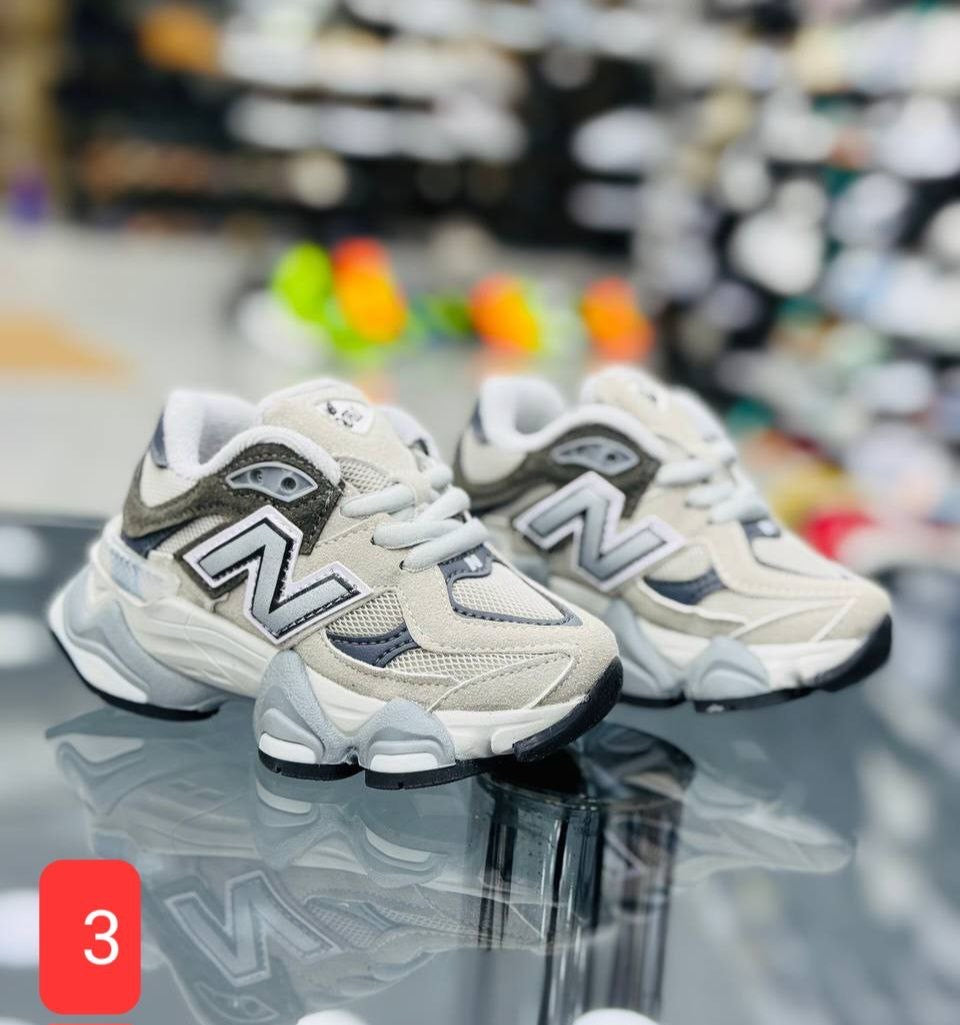 Adidași New Balance – Stil Futurist și Tehnologie de Performanță