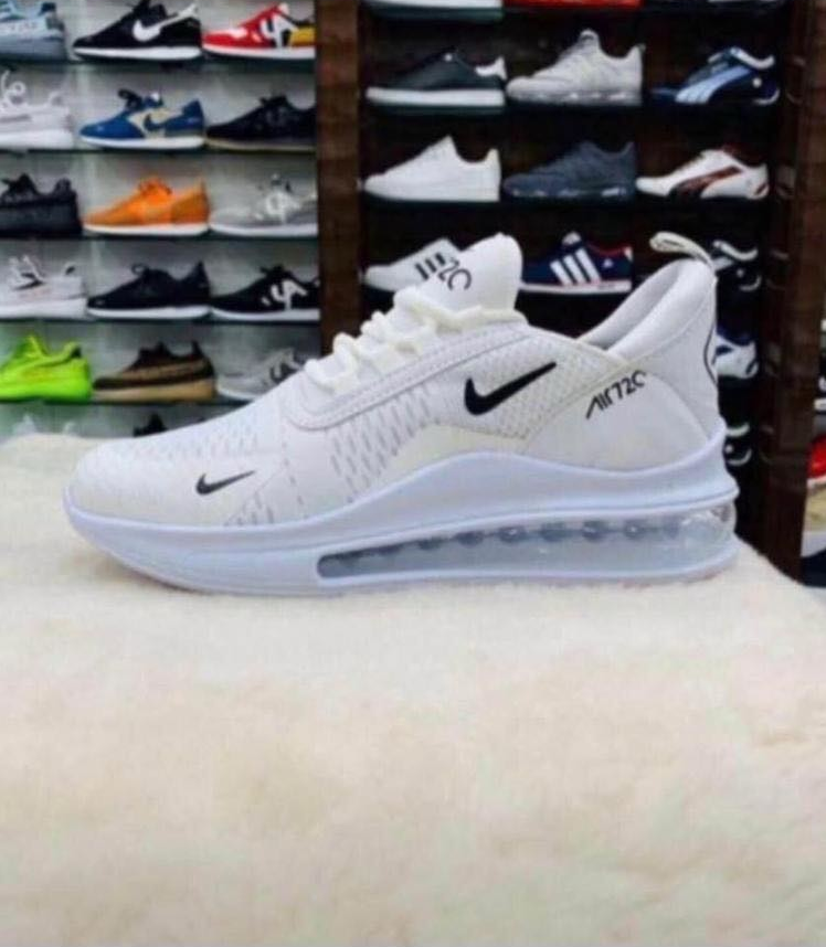 Adidasi Nike Air 720