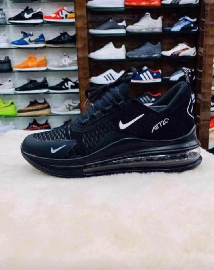 Adidasi Nike Air 720