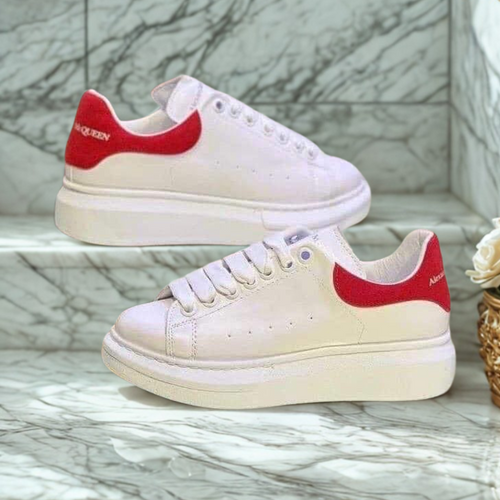 Adidași Alexander McQueen pentru Damă – Eleganță Contemporană