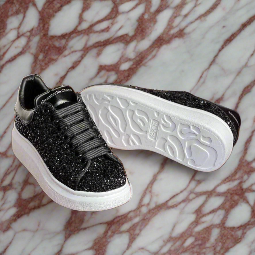 Adidași Alexander McQueen – Lux Minimalist