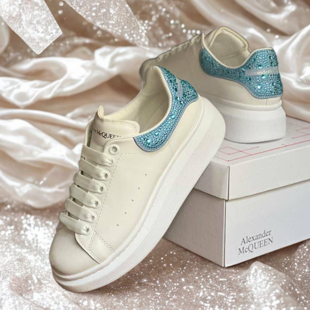 Adidași Alexander McQueen pentru Damă – Eleganță Contemporană