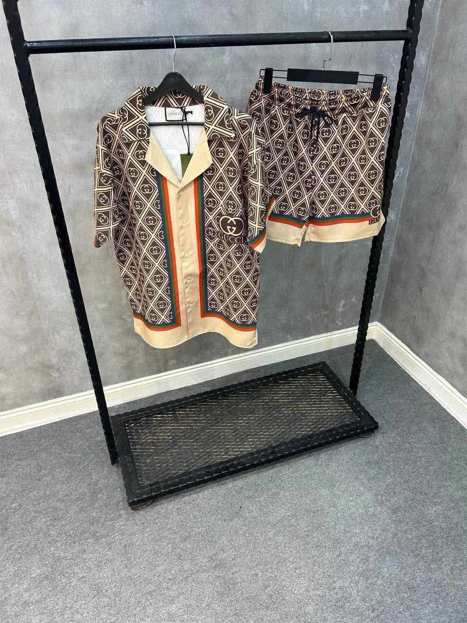 Compleu bărbătesc Gucci – Cămașă și pantaloni scurți