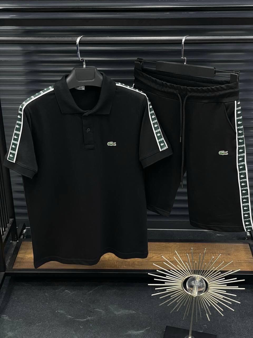 Compleu bărbătesc Lacoste – Polo și pantaloni scurți