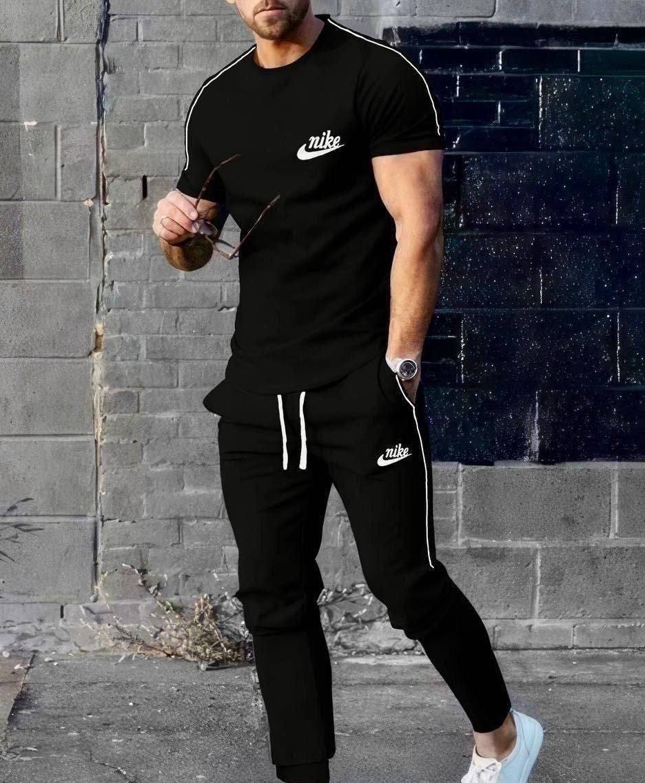 Compleu bărbătesc Nike – model sport-casual, două piese