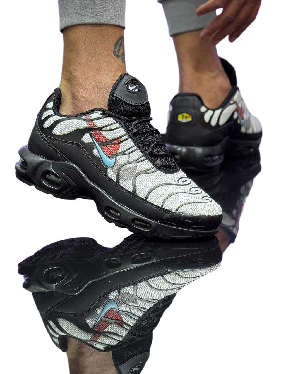 Adidași Nike TN LX – Legendarul TN, în Versiune de Lux