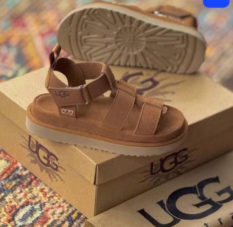 Sandale UGG – Stil Relaxat și Confort Iconic